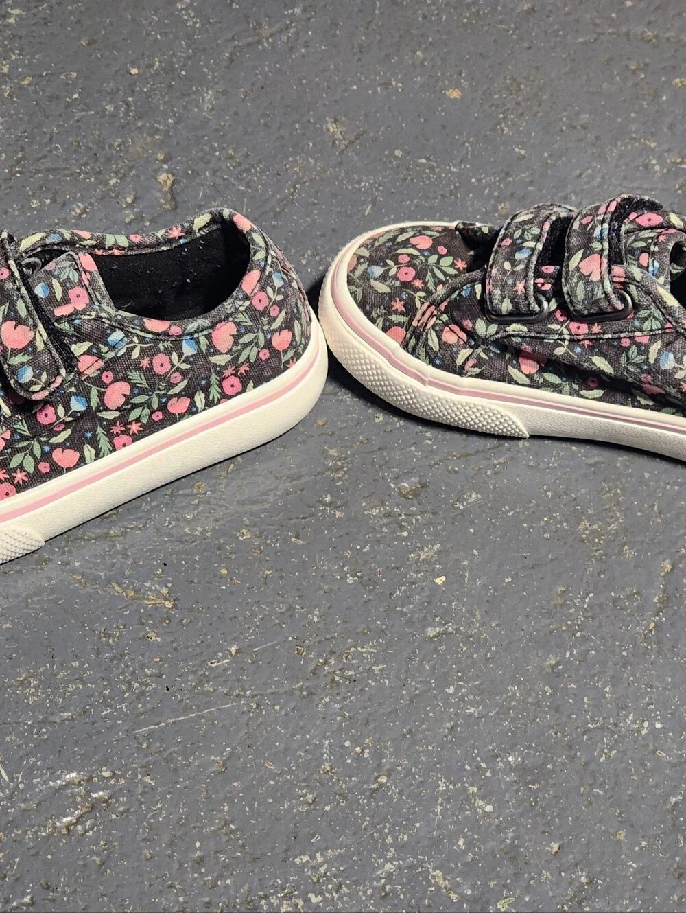 Wonder Nation Slip On Sneakers Black Floral Girls Size 9